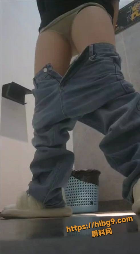 491X893